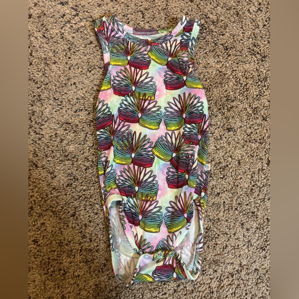 Posh Peanut Totally 90’s slinky Baby Onesie 12-18 months